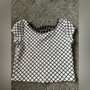 Patterned tee w/ criss-cross back